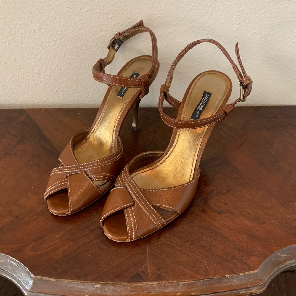 Dolce and Gabbana heels strap it sandals